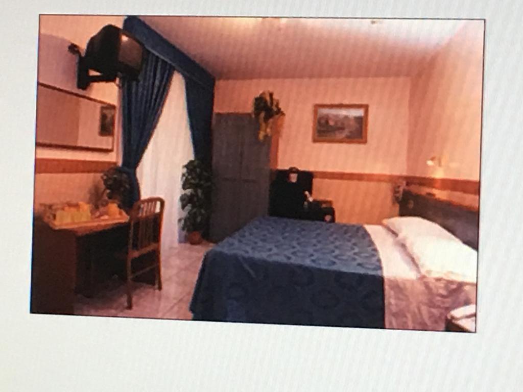 Hotel Rubino ローマ エクステリア 写真