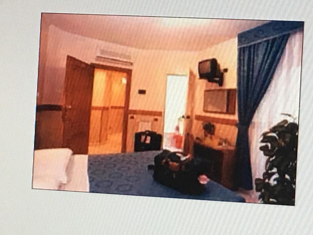 Hotel Rubino ローマ エクステリア 写真