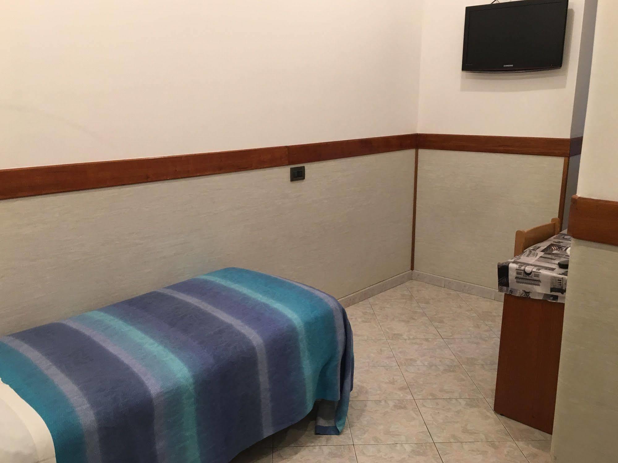 Hotel Rubino ローマ エクステリア 写真