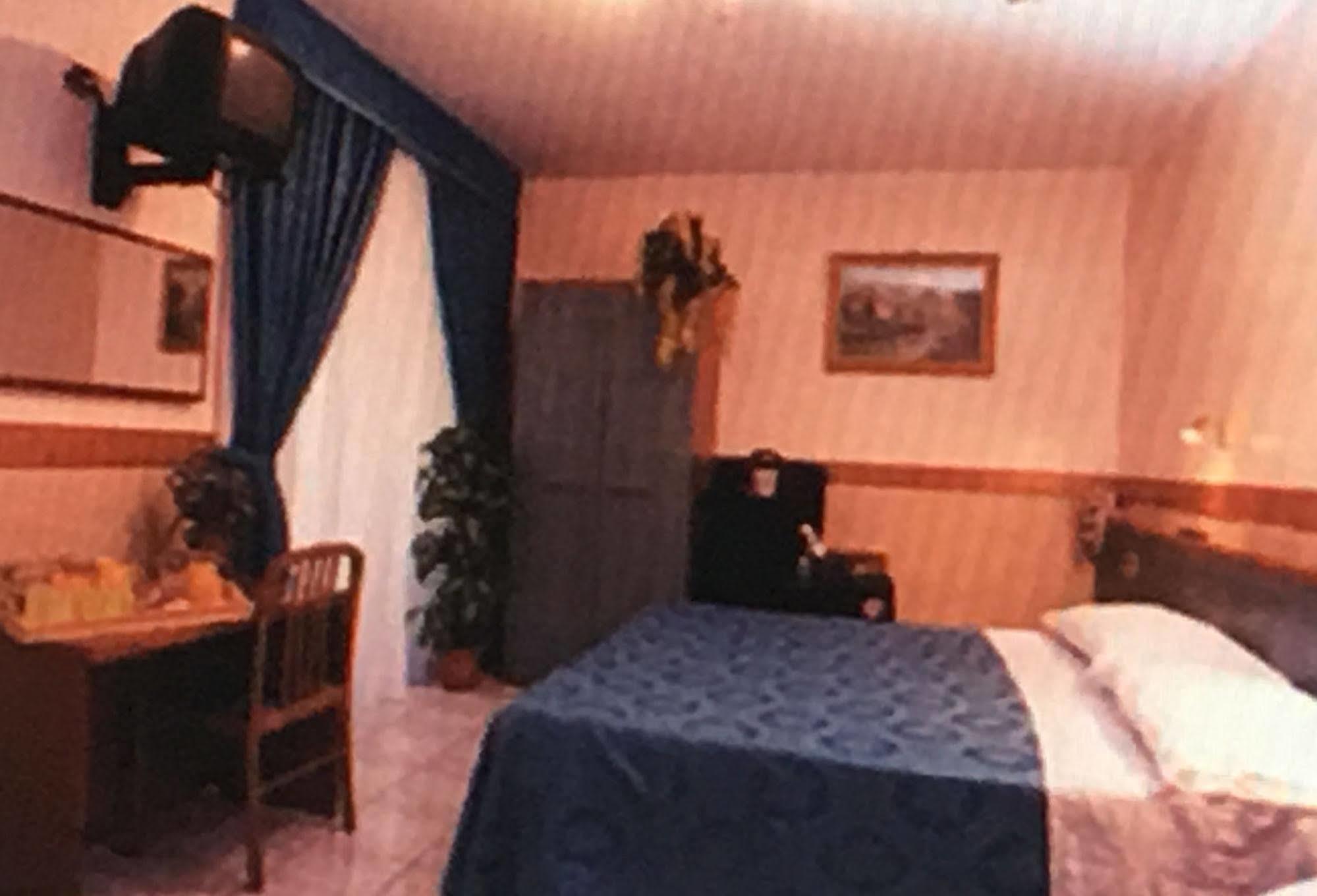 Hotel Rubino ローマ エクステリア 写真